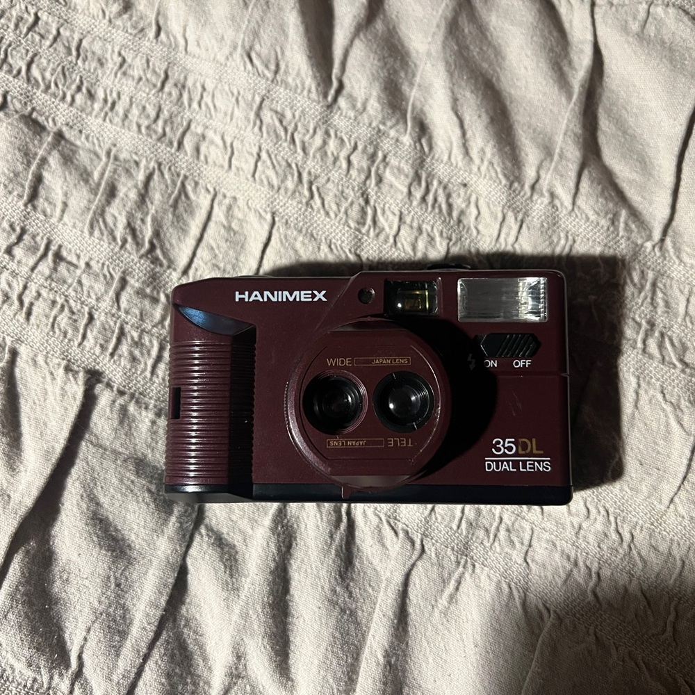 35DL Dual Lens Camera - Maroon
